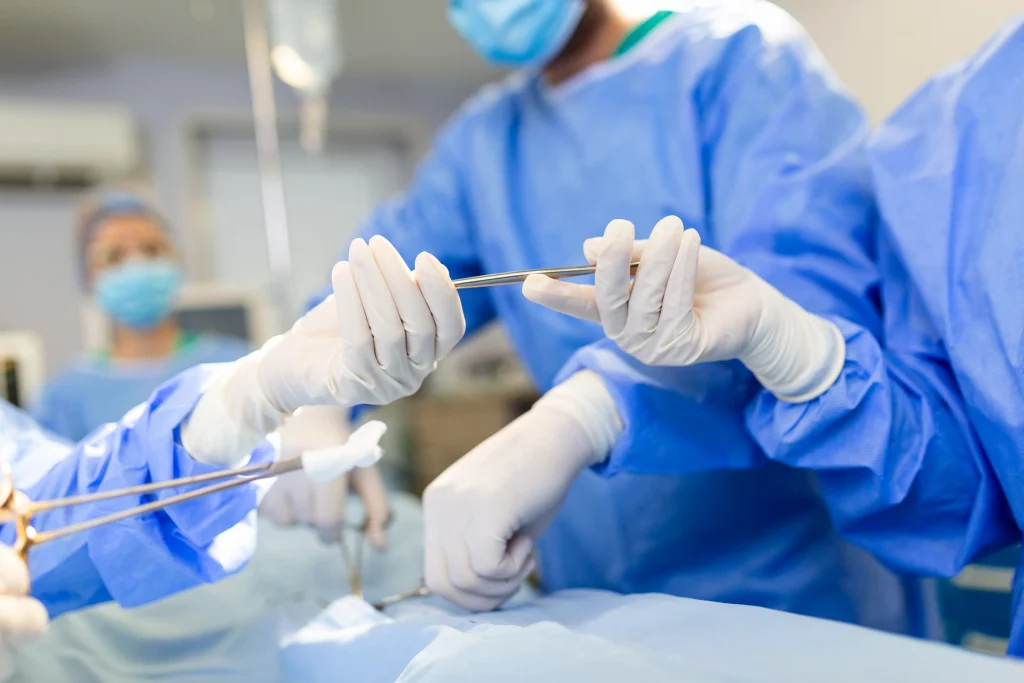 Cirugía general en Mar del Plata – equipo médico en quirófano - Instituto Roma Medical